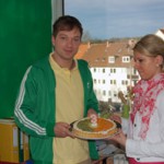 Marcel Thum mit Jongo-Torte